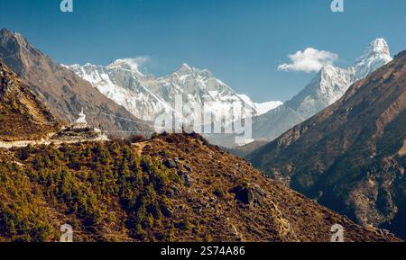Paesaggio della regione di Solukhumbu sulla strada per il campo base dell'Everest in Nepal Foto Stock
