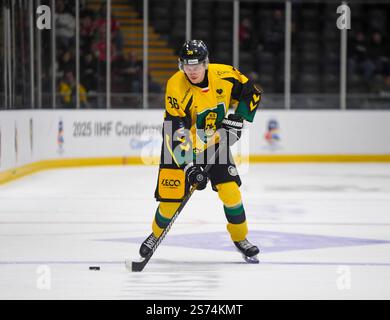 Vindico Arena, Cardiff, Regno Unito. 18 gennaio 2025. IIHF Continental Cup Ice Hockey, Bruleurs de Loups contro GKS Katowice; Pontus Englund di GKS Katowice Credit: Action Plus Sports/Alamy Live News Foto Stock