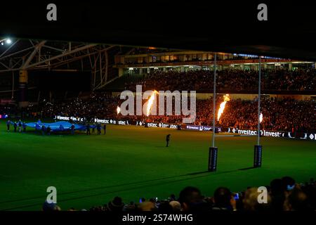 Aviva Stadium, Dublino, Irlanda. 18 gennaio 2025. Investec Champions Cup Rugby, Leinster contro Bath Rugby; crediti pirotecnici pre-partita: Action Plus Sports/Alamy Live News Foto Stock