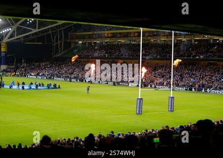 Aviva Stadium, Dublino, Irlanda. 18 gennaio 2025. Investec Champions Cup Rugby, Leinster contro Bath Rugby; crediti pirotecnici pre-partita: Action Plus Sports/Alamy Live News Foto Stock