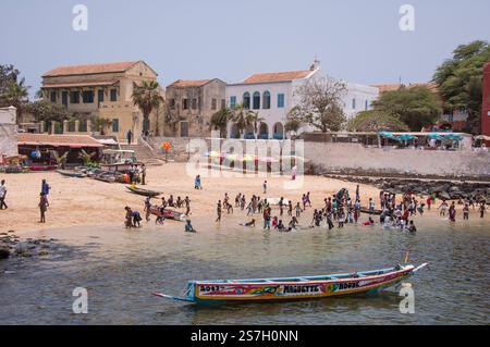 Panoramica di Goree Island, un ex centro schiavisti al largo della costa di Dakar in Senegal Foto Stock
