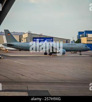 01 19 2025 - Vilnius, Lituania. Aereo militare dell'aeronautica militare tedesca Airbus A321-251NX 15 11 Luftwaffe in piedi all'aeroporto di Vilnius e operativo per la NATO Foto Stock