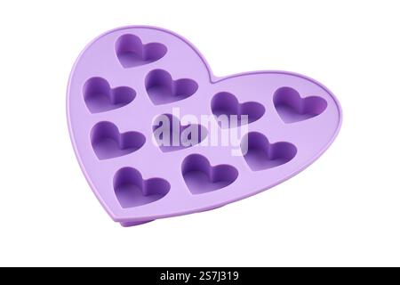 Sagoma in silicone a forma di cuore per preparare caramelle, marmellata, cioccolato e ghiaccio. Isolato. Ritagliare. Foto Stock