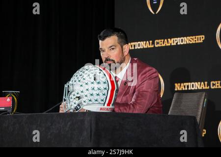 Atlanta, Georgia, Stati Uniti. 19 gennaio 2025: Ryan Day, capo-allenatore degli Ohio State Buckeyes, alla conferenza stampa del capo-allenatore in vista della partita del campionato nazionale CFP tra gli Ohio State Buckeyes e i Notre Dame Fighting Irish al Mercedes-Benz Stadium di Atlanta, Georgia. Freddie Beckwith/Marin Media crediti: Jose Marin/Alamy Live News Foto Stock