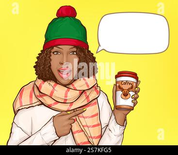 Donna afroamericana in abiti caldi con tazza di carta di caffè. Ragazza nera Vector pop art con capelli afro, cappello invernale e sciarpa che punta con il dito alla bevanda calda con cervi cartoni animati. Donna nera in abiti caldi con una tazza di caffè Illustrazione Vettoriale