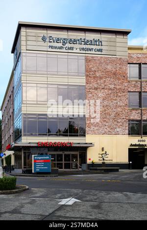 Redmond, WA, Stati Uniti d'America - 18 gennaio 2025; EvergreenHealth bella Bottega emergenza primaria e urgente costruzione di assistenza Foto Stock