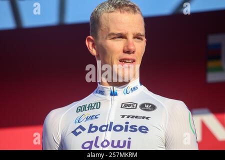 Benidorm, Spagna, 19 gennaio 2025: Il pilota Baloise Glowi Lions Thibau Nys (11) durante la Coppa del mondo di ciclocross Benidorm Men Elite il 19 gennaio 2025 a Benidorm, Spagna. Crediti: Alberto Brevers / Alamy Live News. Foto Stock