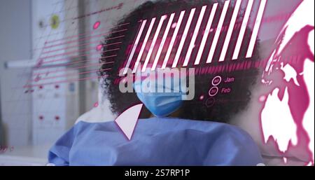 Immagine dell'elaborazione dei dati e dei diagrammi su paziente birazziale femminile nel letto d'ospedale Foto Stock