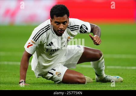 Madrid, Spagna. 20 gennaio 2025. Rodrygo va del Real Madrid durante la partita della Liga EA Sports tra il Real Madrid e l'UD Las Palmas giocata allo stadio Santiago Bernabeu il 19 gennaio 2025 a Madrid, Spagna. (Foto di Bagu Blanco/PRESSINPHOTO) credito: PRESSINPHOTO SPORTS AGENCY/Alamy Live News Foto Stock