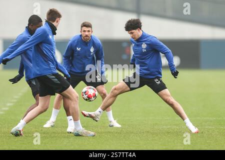 Brugge, Belgio. 20 gennaio 2025. Kyriani Sabbe del Club nella foto durante una sessione di allenamento del Club belga Brugge KV, lunedì 20 gennaio 2025 a Brugge. Domani giocheranno contro il club italiano Juventus, nella settima giornata (su 8) della fase di UEFA Champions League. BELGA PHOTO BRUNO FAHY credito: Belga News Agency/Alamy Live News Foto Stock