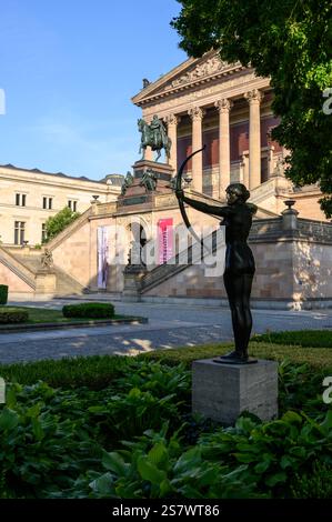 Berlino. Germania. Museum Island, Museumsinsel, alte Nationalgalerie e cortile. Foto Stock