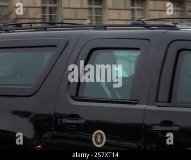 Il presidente Joe Biden viaggia lungo la 15th Street NW a Washington, D.C. il 19 gennaio in viaggio verso la Joint base Andrews nel Maryland per il suo viaggio in South Carolina, il suo ultimo viaggio come 46 ° presidente prima di lasciare l'ufficio lunedì. (Crediti: Joseph A. Navin/Sipa USA) Foto Stock