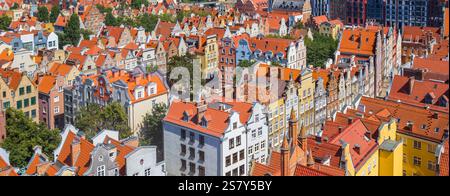 Vista aerea panoramica sulle case storiche di Danzica, Polonia Foto Stock