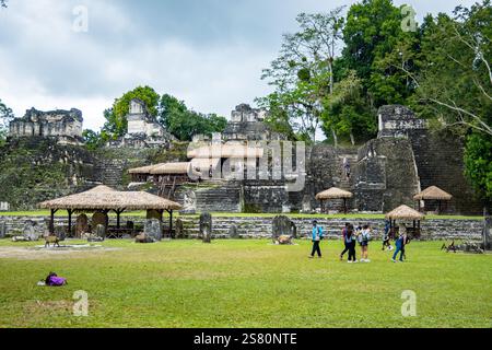 L'Acropoli Nord. Parco nazionale di Tikal, Guatemala, America centrale. Foto Stock