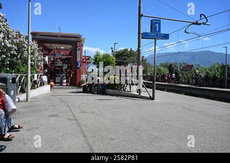 Dalla stazione ferroviaria di Pompei alle rovine di Pompei, patrimonio dell'umanità dell'UNESCO Foto Stock