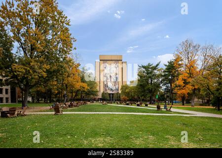 Il Word of Life Mural, noto anche come Touchdown Jesus, si trova nel campus dell'Università di Notre Dame, vicino allo stadio Notre Dame. Foto Stock