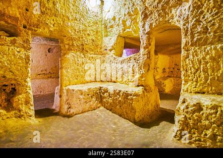 RABAT, Malta - 16 giugno 2018: il tunnel in pietra con rifugi per le persone è il punto di riferimento, conservate nella residenza di Wignacourt, era in uso durante il Foto Stock