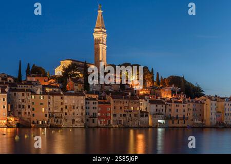Città vecchia con cattedrale di Sant'Eufemia, Rovigno, Istria, Croazia Foto Stock