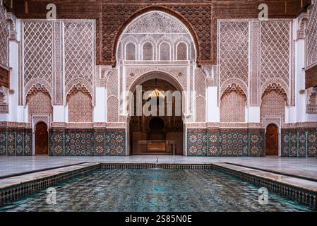 Medersa Ben Youssef, architettura moresca della scuola islamica, UNESCO, Marrakech, Marocco Foto Stock