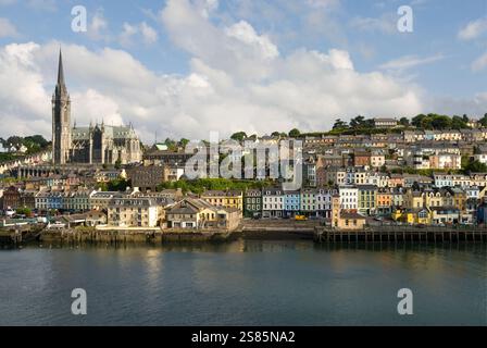 Cobh, città portuale della contea di Cork, Munster, Repubblica d'Irlanda Foto Stock