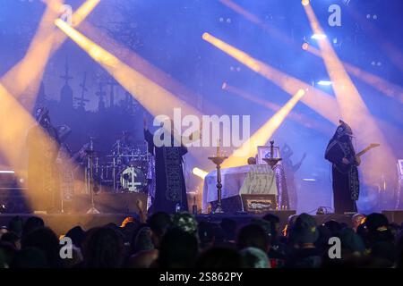 Clisson (Francia nord-occidentale), 29-30 giugno 2024: rock festival HellFest 2024, band Batushka sul palco Foto Stock