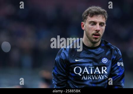 Milano, Italia. 19 gennaio 2025. Carlos Augusto del FC Internazionale guarda durante la partita di calcio di serie A 2024/25 tra FC Internazionale e Empoli FC allo stadio San Siro credito: Agenzia fotografica indipendente/Alamy Live News Foto Stock