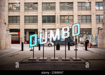New York City, USA - 15 maggio 2024: Ingresso Dumbo a Manhattan - USA Foto Stock