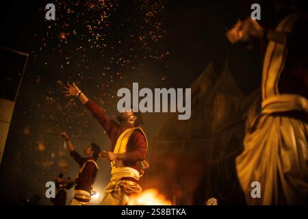 Madrid, Madrid, Spagna. 20 gennaio 2025. Arti Ritual al Kumbh Mela 2025 (immagine di credito: © Baciu Cristian/ZUMA Press Wire) SOLO PER USO EDITORIALE! Non per USO commerciale! Foto Stock