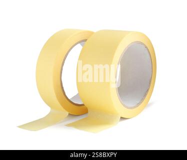 Rotoli di nastro di mascheratura isolati su bianco Foto Stock