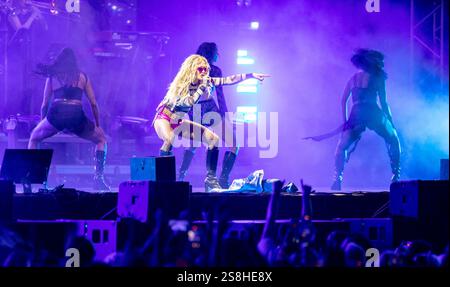 Vilnius, Lituania - 25 luglio 2024: La cantante britannica Rita ora si esibisce a Vilnius, Lituania. 25 luglio 2024 Foto Stock