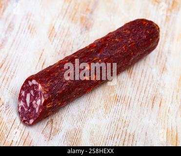 Salsiccia semi-secca affumicata cruda Braunschweig Foto Stock