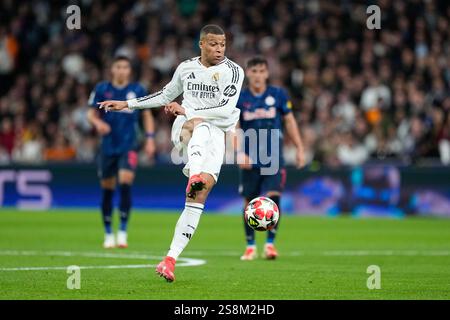 Kylian Mbappe del Real Madrid durante la partita di calcio della UEFA Champions League, fase di League tra il Real Madrid e l'RB Salzburg il 22 gennaio 2025 allo stadio Santiago Bernabeu di Madrid, Spagna Foto Stock