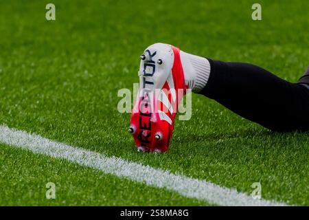 Milano, Italia. 22 gennaio 2025. Adidas Predator è stato visto durante la partita di UEFA Champions League 2024/25 tra Milan e Girona il 22 gennaio 2025 allo stadio Giuseppe Meazza di Milano, Italia Credit: Mairo Cinquetti/Alamy Live News Foto Stock