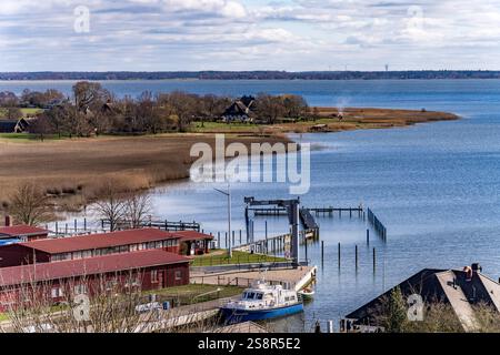 Wustrow von oben Blick von oben auf den Hafen vom Ostseebad Wustrow und den Saaler Bodden, Fischland, Meclemburgo-Vorpommern, Deutschland Birds eye vi Foto Stock