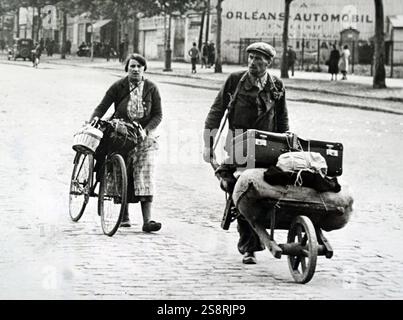 Fotografia del ritorno dei rifugiati a Parigi durante l occupazione tedesca della Francia 1940. In data xx secolo Foto Stock