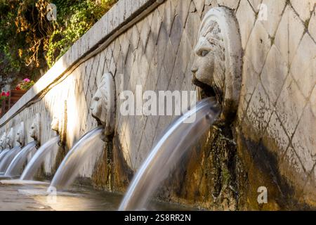 Le fontane dei leoni a Spili, Creta, Grecia Foto Stock
