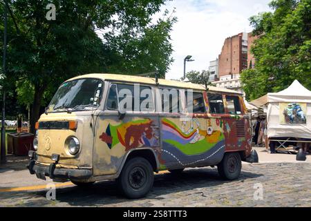 Camper VW verniciato a Buenos Aires, Argentina Foto Stock