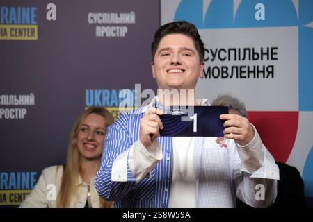 KIEV, UCRAINA - 23 GENNAIO 2025 - il cantante ucraino Vlad Sheryf partecipa al sorteggio e alla presentazione di canzoni dei finalisti del Vidbir 2025, la fase di selezione nazionale per l'Eurovision Song Contest 2025, Kiev, capitale dell'Ucraina. (Foto di Eugen Kotenko/Ukrinform) Foto Stock