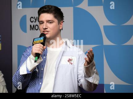 KIEV, UCRAINA - 23 GENNAIO 2025 - il cantante ucraino Vlad Sheryf partecipa al sorteggio e alla presentazione di canzoni dei finalisti del Vidbir 2025, la fase di selezione nazionale per l'Eurovision Song Contest 2025, Kiev, capitale dell'Ucraina. (Foto di Eugen Kotenko/Ukrinform) Foto Stock