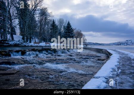 Parco statale di Giant Springs innevato nel Montana Foto Stock