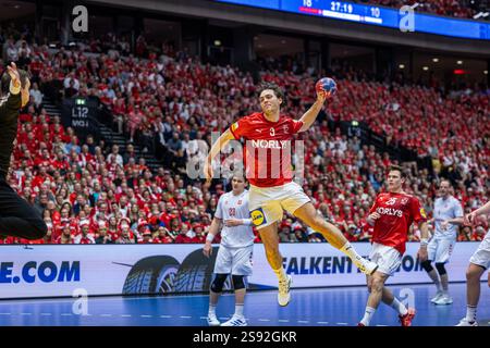 Herning, Danimarca. 23 gennaio 2025. Niclas Kirkelokke (3) della Danimarca è stata vista durante la partita della Coppa del mondo di pallamano maschile IHF 2025 tra Danimarca e Svizzera alla Jyske Bank Boxen di Herning. Foto Stock