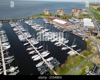 Vista aerea di un porticciolo di Almere Poort, Paesi Bassi Foto Stock