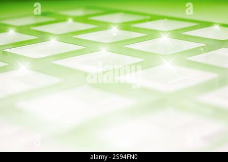 Uno stampo per termoformatura quadrato trasparente industriale realizzato in plastica come soluzione di imballaggio per prodotti industriali. Cubi in lamina su sfondo bianco. Foto Stock