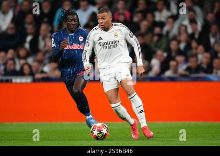 Kylian Mbappe del Real Madrid durante la partita di UEFA Champions League tra il Real Madrid e il Red Bull FC Salzburg giocata allo stadio Santiago Bernabeu il 22 gennaio 2025 a Madrid, Spagna. (Foto di Bagu Blanco / PRESSINPHOTO) Foto Stock