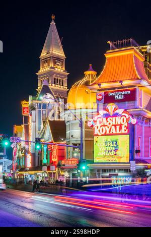 Vista notturna della Strip (Las Vegas Boulevard South), Las Vegas, Nevada, Stati Uniti Foto Stock