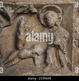 Chiesa di Santa Maria la Real. xiii secolo. Facciata principale. Timpano e archivi. Vivi di Santa Maria e Gesù. Stile gotico. Foto Stock