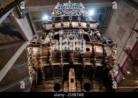 Stoccolma, Svezia: 1 agosto 2024: Interno del Museo Vasa di Stoccolma, Svezia. Il museo Vasa riceve 1,4 milioni di visitatori all'anno. Foto Stock