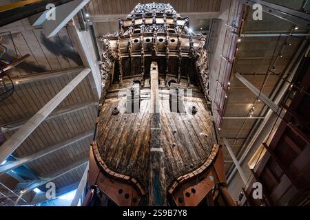 Stoccolma, Svezia: 1 agosto 2024: Interno del Museo Vasa di Stoccolma, Svezia. Il museo Vasa riceve 1,4 milioni di visitatori all'anno. Foto Stock