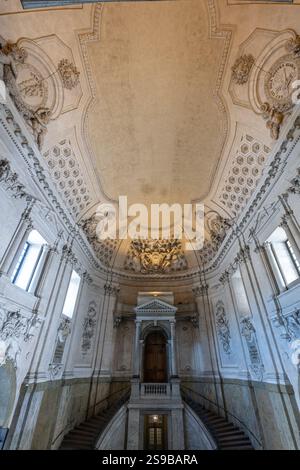 Stoccolma, Svezia - 2 agosto 2024: Il Palazzo reale (Kungliga slotten). Il Palazzo reale di Stoccolma è la residenza ufficiale di sua Maestà il Re. Foto Stock