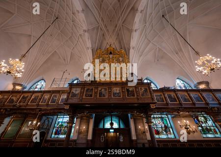 Stoccolma, Svezia - 3 agosto 2024: Interno della Chiesa tedesca a volte chiamata Chiesa di Santa Gertrude a Stoccolma Foto Stock